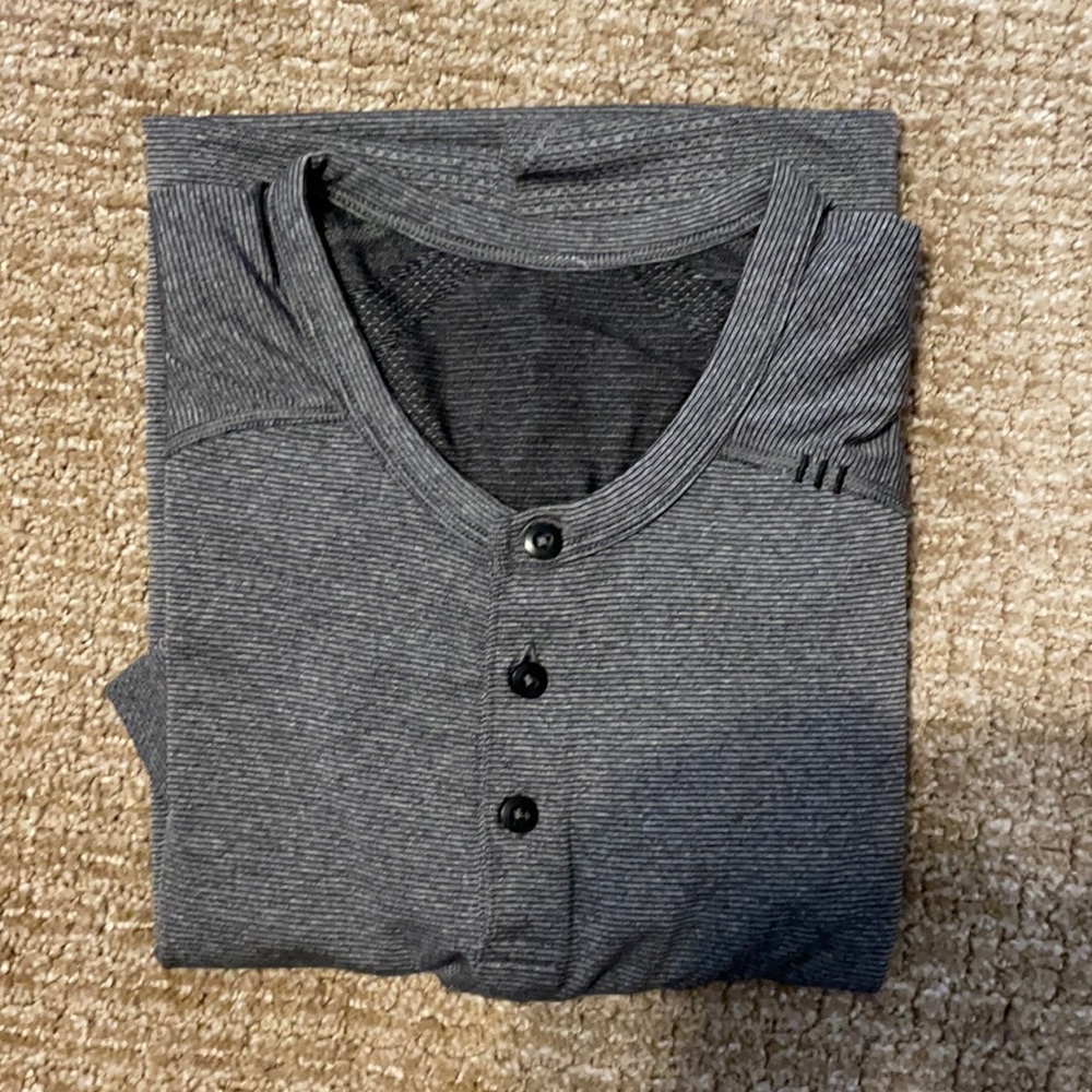 Metal Vent 3 button Henley